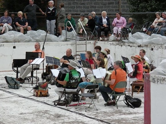 Accordion Pool Party