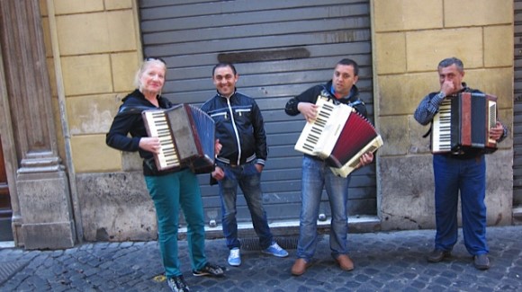 Rita and Romanian accordionists in Rome