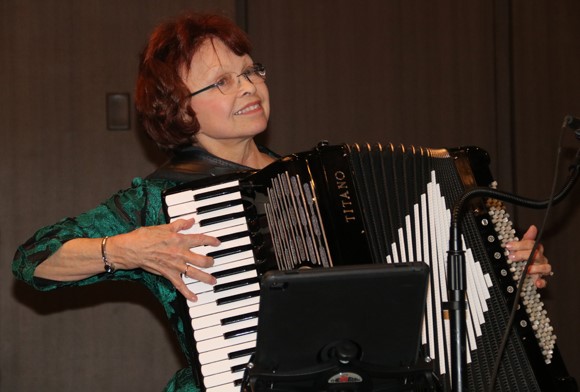 Donna Dee Ray